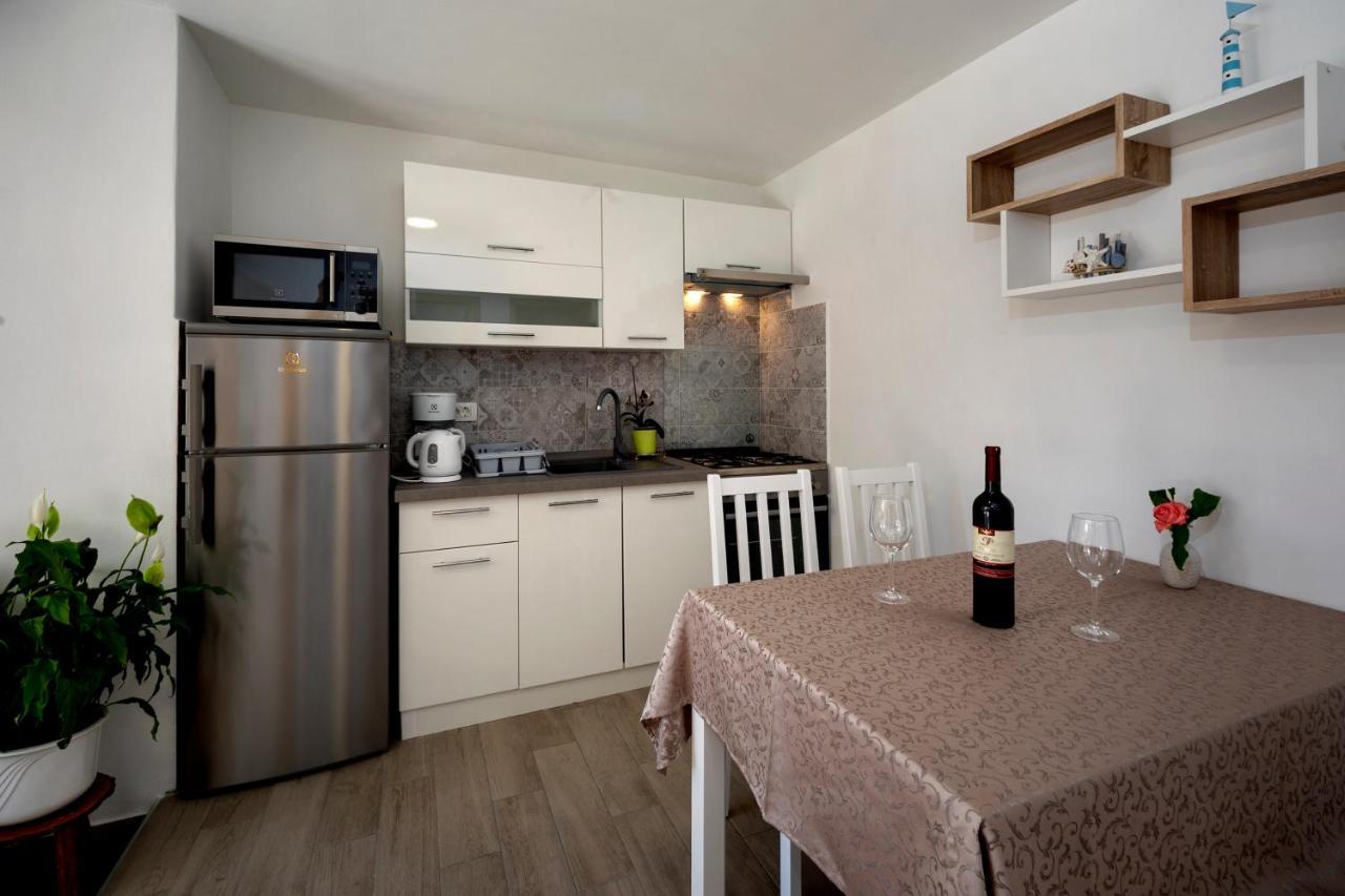Apartments Rafael Пореч Экстерьер фото