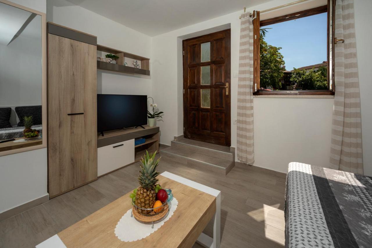 Apartments Rafael Пореч Экстерьер фото